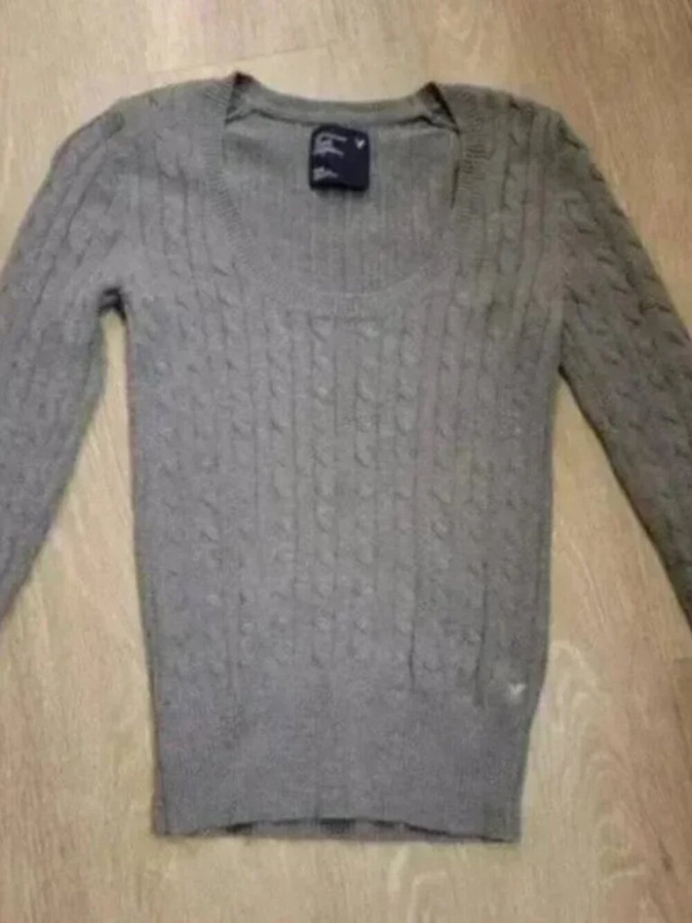 Grey Scoop Neck Fitted American Eagle Sweater Size M 3/4 sleeve length